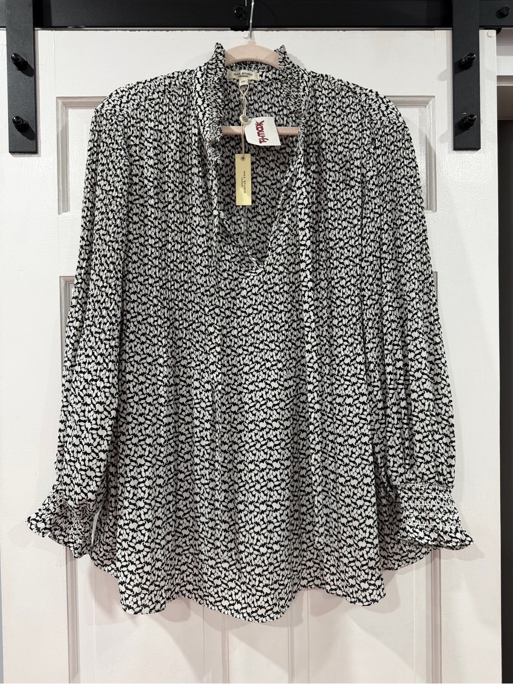Max Studio Black and White Printed V-Neck Blouse